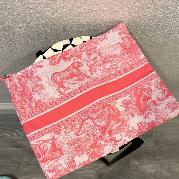 Dior Pink Travel Bag - Picture 7 of 7